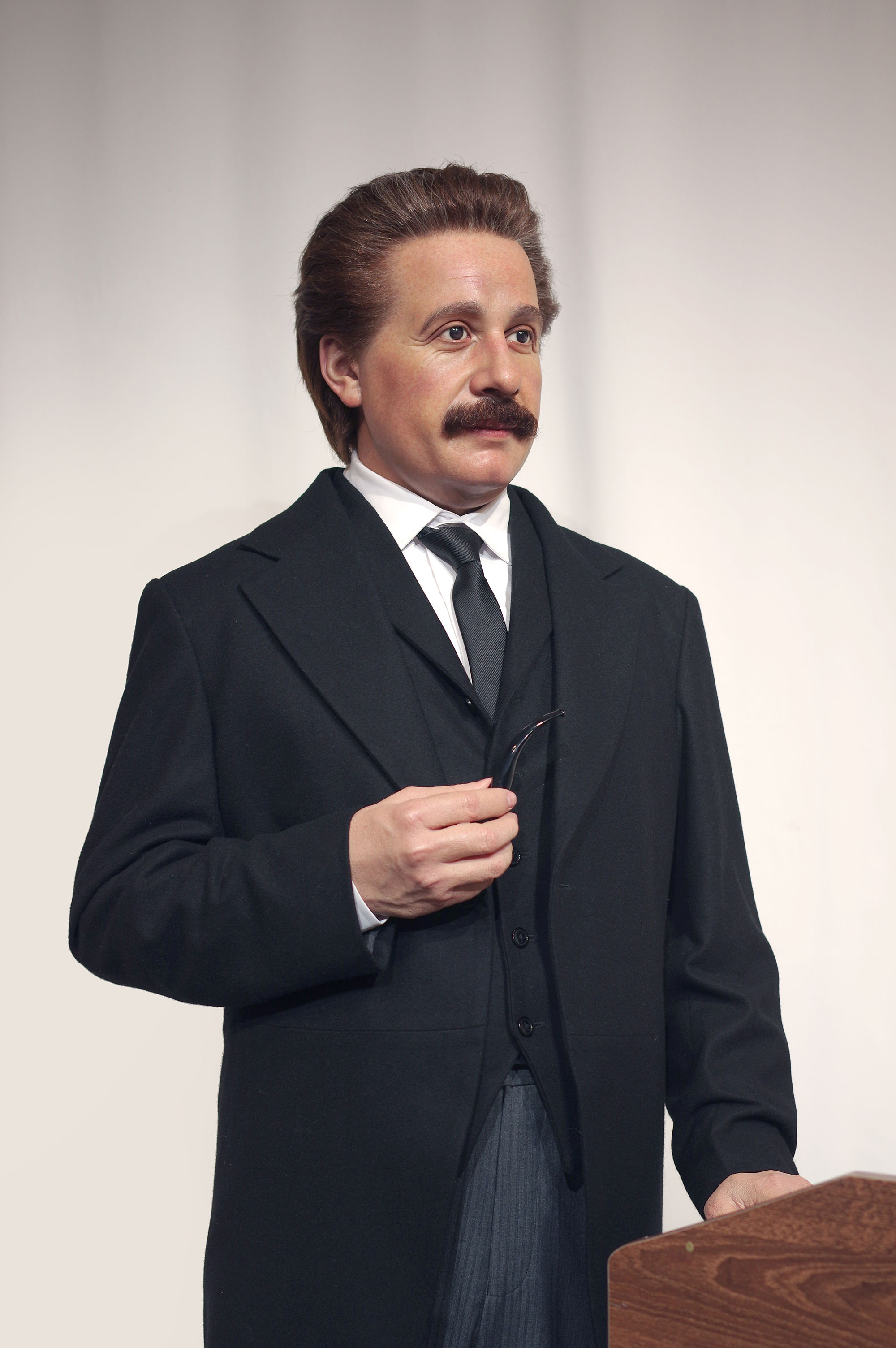 Восковая фигура Альберта Эйнштейна в натуральную величину: отдайте дань ...