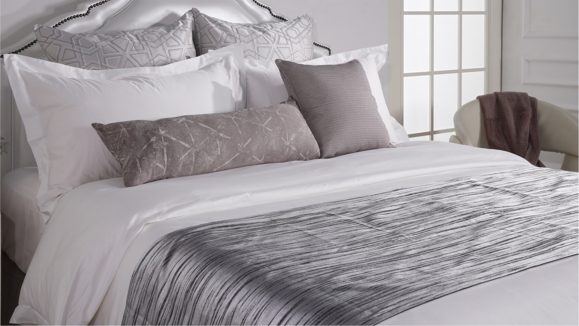 High Density Luxury Hotel Plain White Bedding Sets Suppliers ELIYA