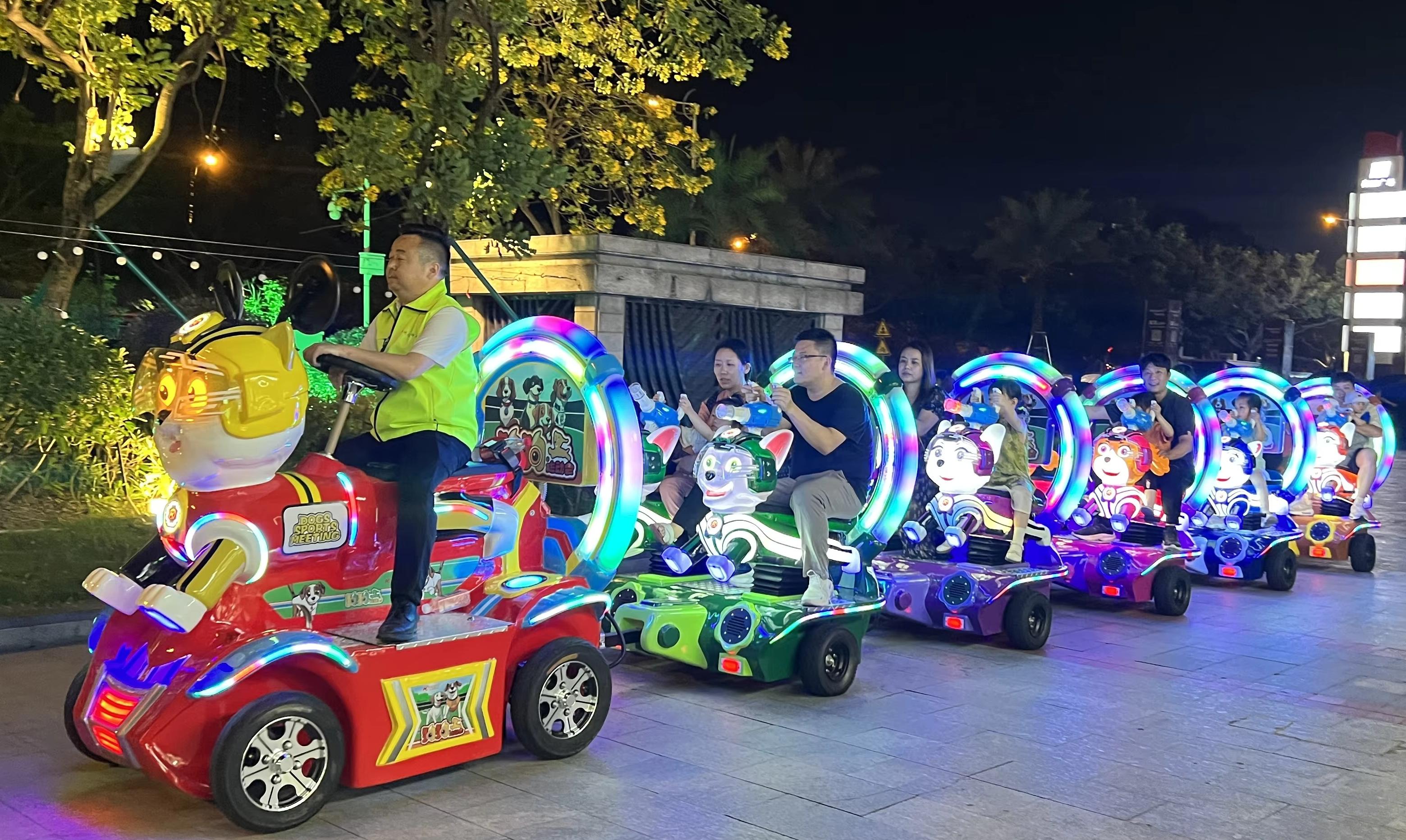 Theme Rides Panda Trackless Train Ride with Shakeable Seats and Shooting Features ...