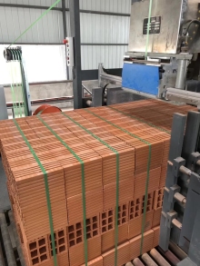 Clay brick packing machine for rotary kiln