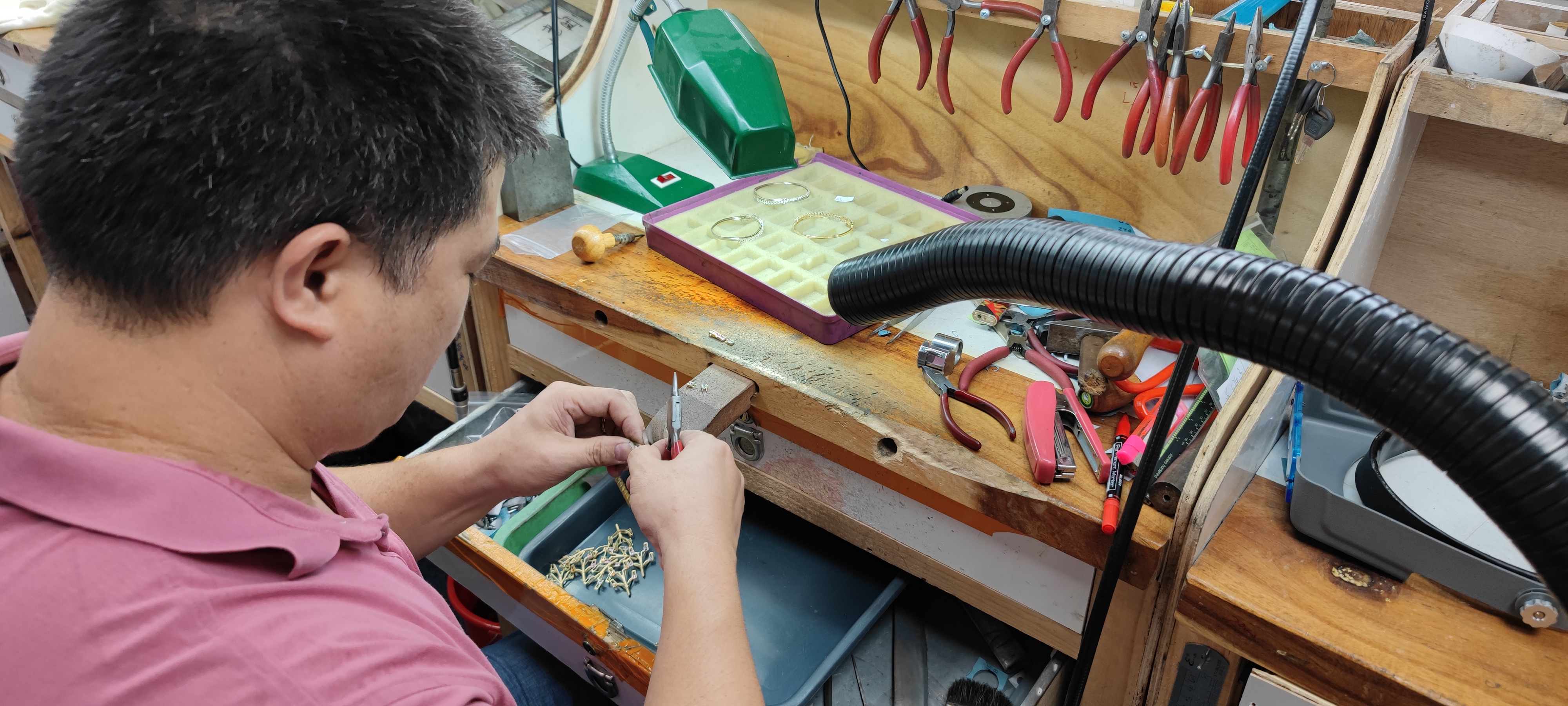 jewellery workbench dust collecting