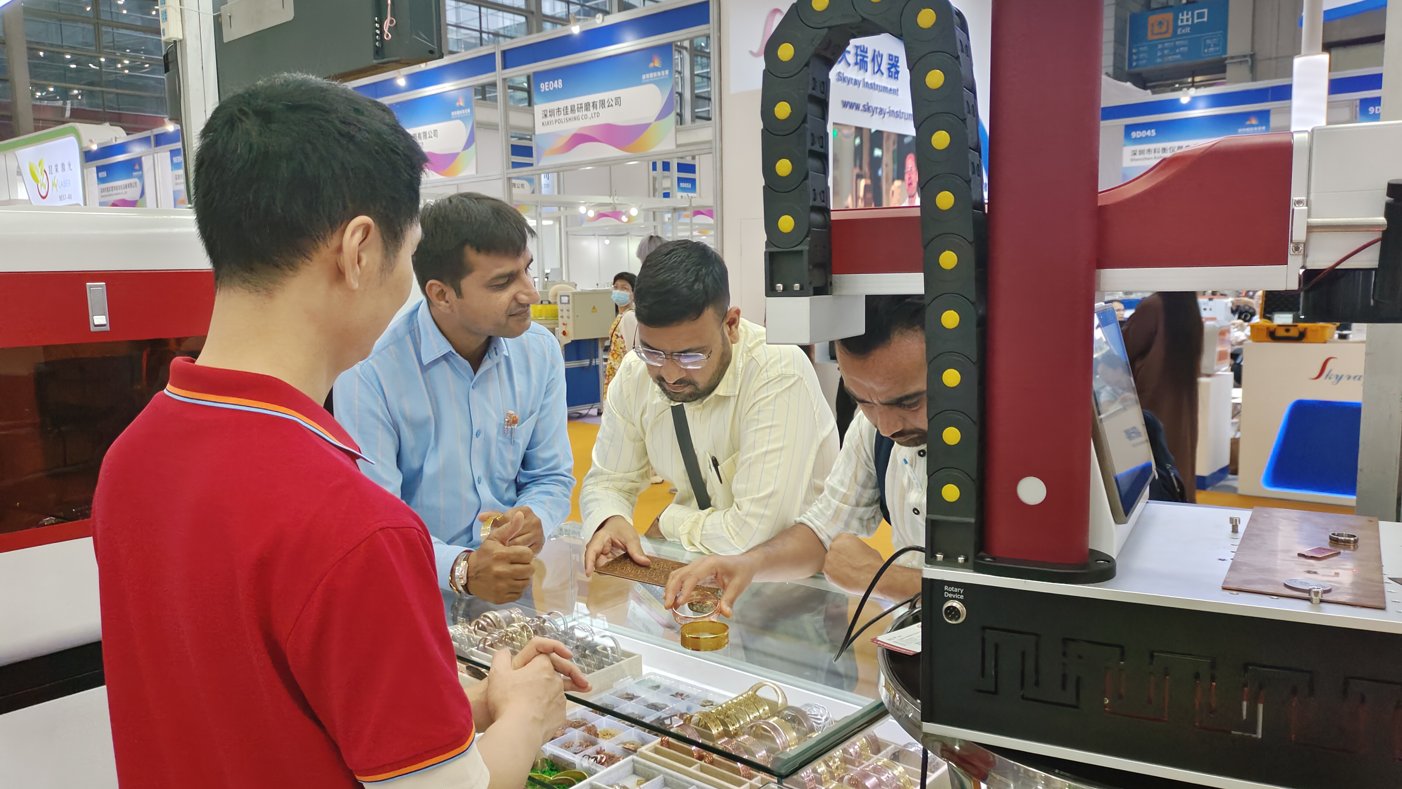 Cosmo Laser in a jewellery fair