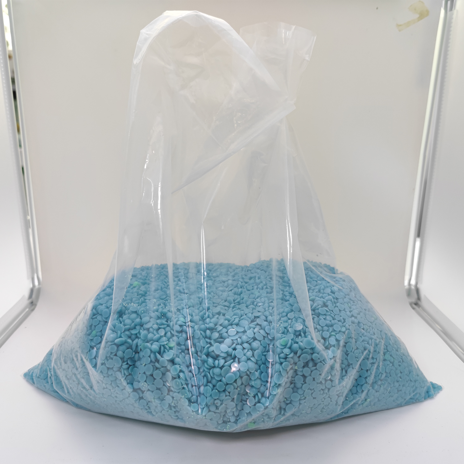 Small Shrinkage Blue Wax Bead