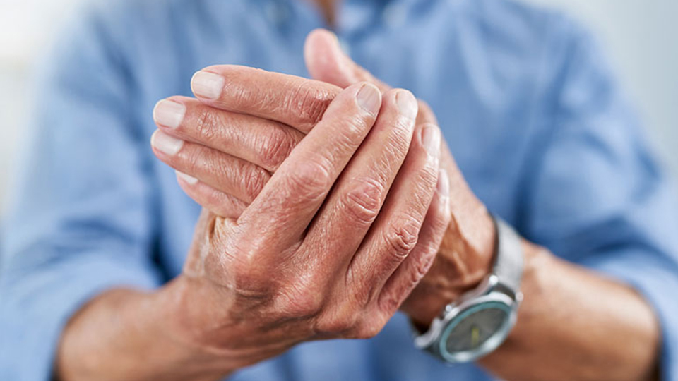Olio di canapa: un rimedio lungo secoli per l'artrite