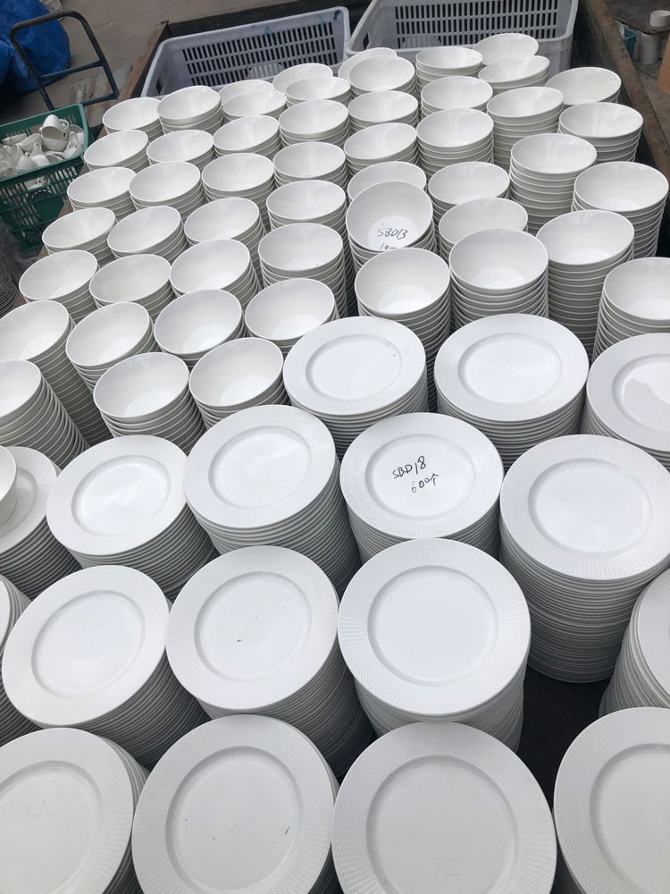 What are the advantages and disadvantages of ceramic bowl