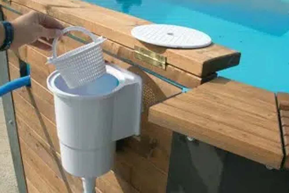 How many skimmers does a pool need?