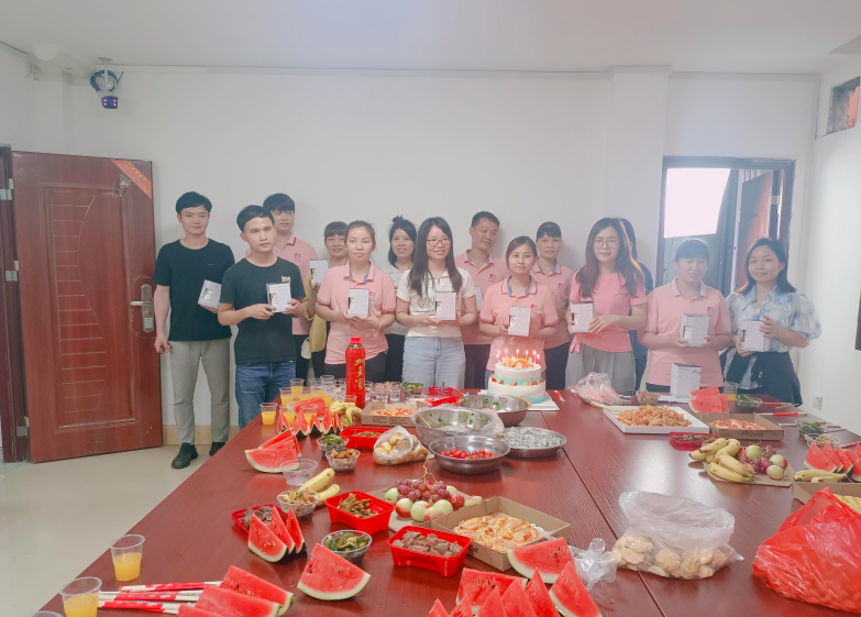Вечеринка по случаю дня рождения Dataifeng Group, с днем ​​рождения, дамы и господа!!