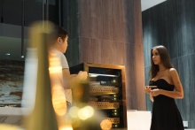 Justown electronic cigar cabinet, with constant temperature and humidity control, can really preserve cigars