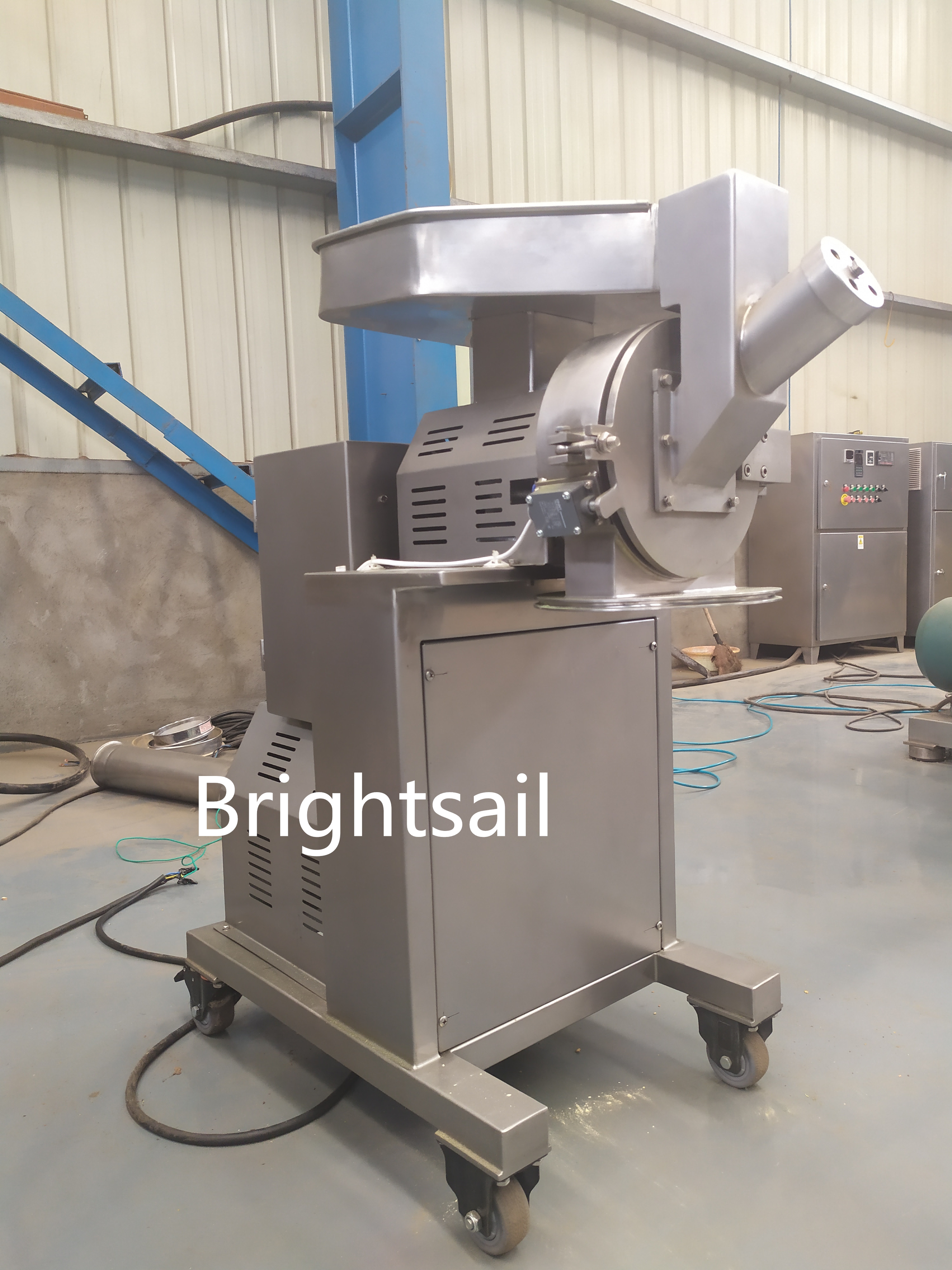 Undaria pinnatifida flakes hammer mill