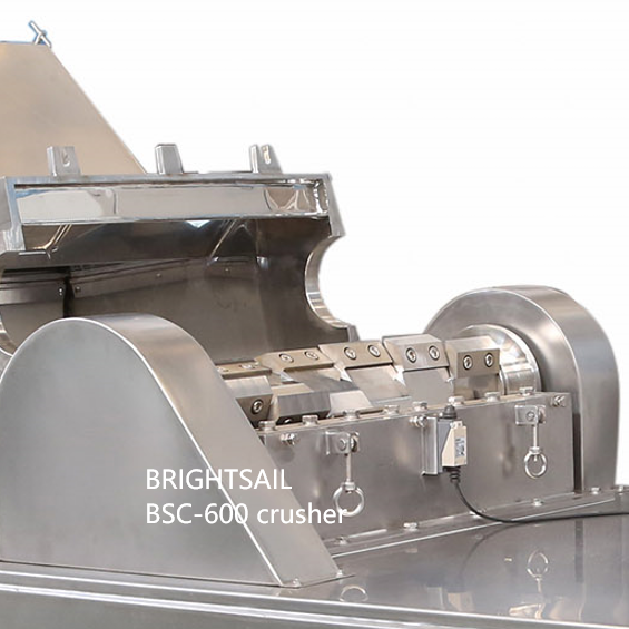 dried wood coarse crusher