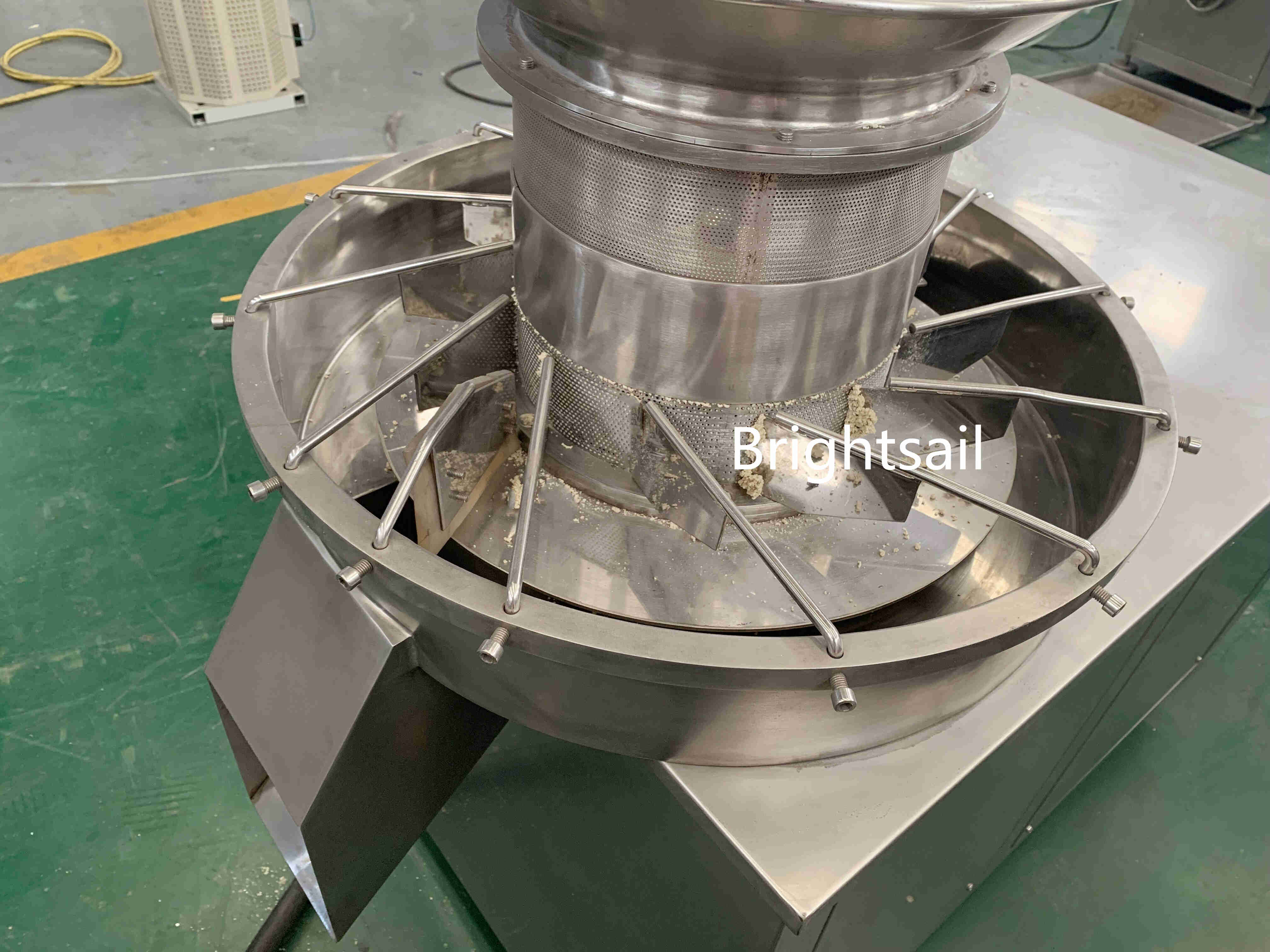 Rotary granulator machine