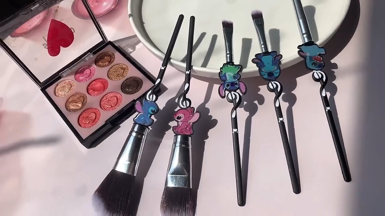 Pincel de maquiagem animado Stevie Metal Pincel de sombra estuque Starbaby Cute Makeup Kit