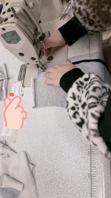 【DiZNEW】 Let me show you how to sew on a hoodie